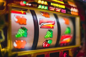 Privacy and responsible gaming notes beside 33bd app download content